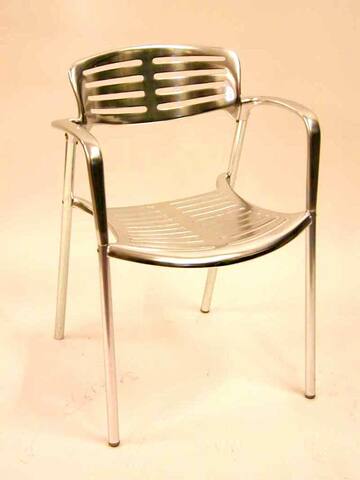Armlehnstuhl, TOLEDO, Aluminium, Sitz und Rücken linienförmig durchbrochen, Design Jorge Pensi