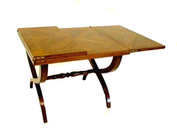 Couchtisch GRU Nussbaum poliert (ausklappbar auf 120cm), geschwungene gekreuzte Füße m. Steg VIREMA