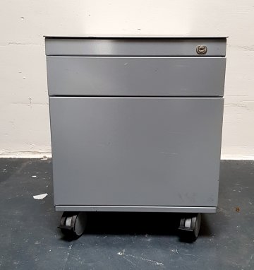 Container silbergrau, Berlin, Metall, 3 Schüben, auf Rollen, 44x80cm, h 54cm