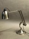 Tischlampe, Edelstahl, runder Sockel, gebogener, verstellbarer Ausleger mit Gegengewicht