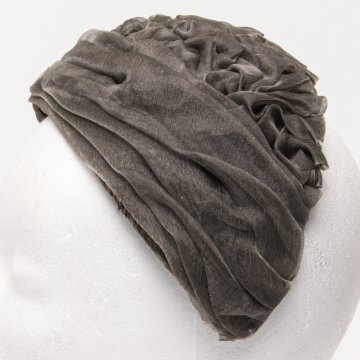 Stegkappe grau Chiffon drapiert m. Rüschenraffungen