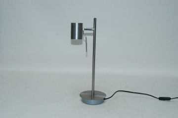 Tischlampe, Edelstahl gebürstet, Sockel rund, Schirm zylindrisch, oben Lochblech