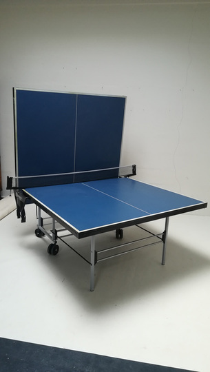 Tischtennisplatte "Sponeta S3-47i", Outdoor, Farbe BLAU, Platten zusammenklappbar, fahrbar, mit Netz, PLATTEN STARK GEBRAUCHT !!