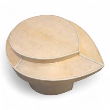 Beistelltisch, ovale Form, beige/gelb, mit Ziegenhaut bezogen, Ledernaht, R&J Augousti