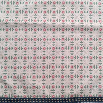 Dekostoff 115x75 hellbeige, durchgehendes kleines Blümchenornamentmuster beige, grün, rot, dunklgrüne Borte mit Goldfaden unten