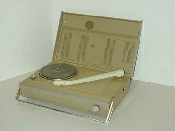 Kofferradio,&quot;Sanyo&quot;, beige, flach mit Plattenspieler, schmale Bauart