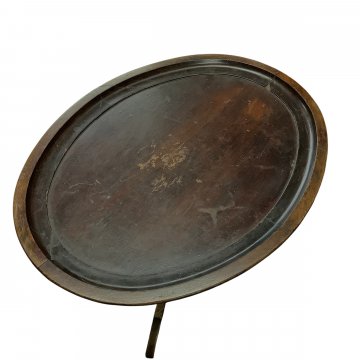 Beistelltisch, JHW., oval, dunkel Nußbaum, 3-Bein auf Säulenfuß, erhabener Rand, 72x55x59cm