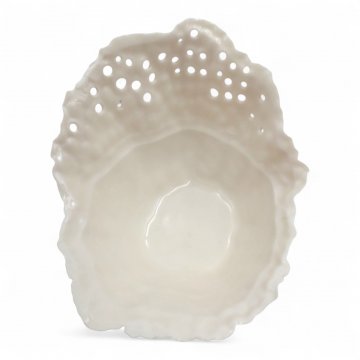 Schale AKOYA PEARLS - PAUA HOCH 7, Porzellan weiß glasiert, Unterseite mattweiß - einseitiger erhöhter Rand löchrige Oberfläche, ø12xH15 - FELICITHAS ARNDT