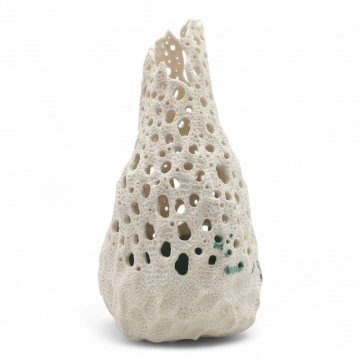 Kunstobjekt Vase (mR) FLUKTUATION VIII - 2023, Porzellan weiß/türkis glasiert, Ø11xH29 - FELICITHAS ARNDT