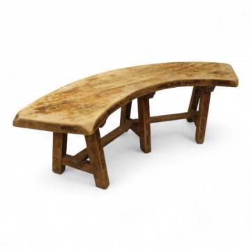 Gartenbank, 1/4-Kreis, Holz braun lackiert, 6-beinig mit Steg, rotes Polsterkissen