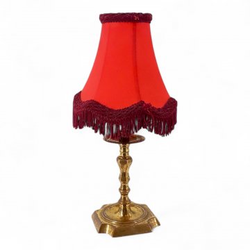 Tischlampe, Messing 4-eckiger Fuß, runde Säule, Fassung mit Tropfschale, 1 flg. E14 max. 40W, H18 B9