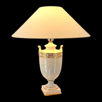 Tischlampe GINORI, Porzellan, Pokalform, weiß, goldene Verzierung  viereckiger Sockel 8x8, 1 flg. E27, max. 60 Watt, H34 Ø13