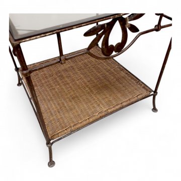 Beistelltisch GRANGE, Schmiedeeisengestell verziert, Zwischenboden Rattan, Glasplatte, L56xB56xH55