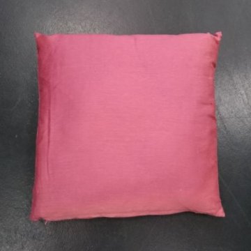 Kissen 50x50 Seide, dkl fraise