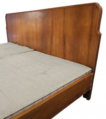Bett CHIPPENDALE, Holz mit Rohrgeflecht im Fußteil, hell Nussb., kompl. m. Matratze, 200x200cm, h 90cm, Doppelbett