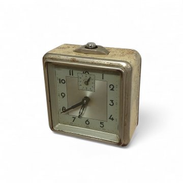 Uhr Wecker, Metall, beige, alt, oben Metallknopf, 10x10, FOREIGN, Gebrauchsspuren