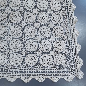 Bettdecke 220x190 beigebraun, gehäkelt, Kreismuster mit gebogtem Rand, Decke, Tagesdecke