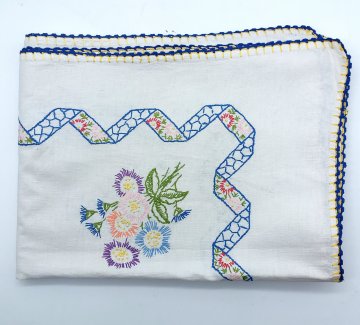 Tischdecke 120x160 naturweiß, Leinen, bunte Stickerei, Zierband und Blumen