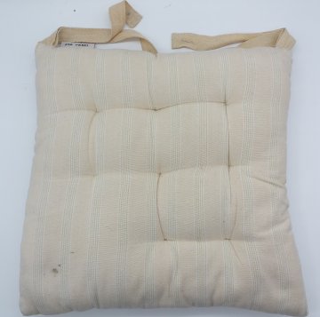 Sitzkissen 38x38, rosé/ hellgelb, feine Streifen, kapitoniert, mit Bändern