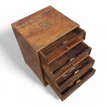 Kommödchen, Teak dkl.braun, 5 Schübe, Messingbeschläge und -griffe, B38xT35xH53