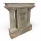 Grabstein/Grabmal, Marmoroptik grau, 2 dorische Säulen und Mittelteil auf geradem Sockel, gestufter,gerader Abschluß, H//B/T 137x120x40