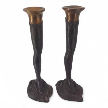 Skulptur - Objekt FRAUENBEIN in Netzstrumpfhose, Bronze, Sockel, Messingabschluß, L9