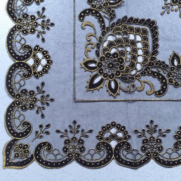 Tischdecke 90x90 Tüll, schwarz, großes Ornamentmuster in gold / schwarz, glitzernd