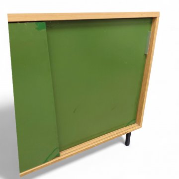 Sideboard, Korpus Eichedekor, 2 Schiebetüren K.stoff grün, 2 Einlegeböden, Metallfüße quadr. braun, B120xT42xH89