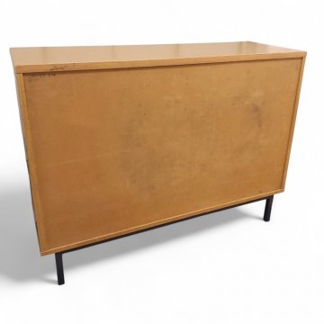 Sideboard, Korpus Eichedekor, 2 Schiebetüren K.stoff grün, 2 Einlegeböden, Metallfüße quadr. braun, B120xT42xH89