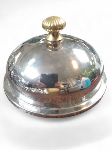 Glosche, rund, versilbert, m. verziertem Messinggriff, ø 28cm