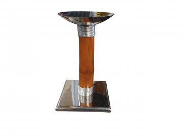 Kerzenleuchter BAMBUS, 1 flg., , Bambussäule mit Chromdraht-Applikationen, Fuß- und Kerzeneinsatz Edelstahl glänzend, h 42cm, Fuß 25,5cm x 25,5cm, ø Aufsatz 23,5cm