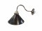 Wandlampe, Ausleger Messing, runder Blechschirm grün