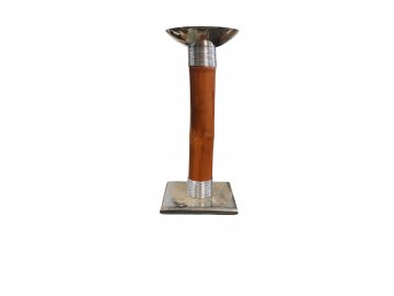 	Kerzenleuchter BAMBUS, 1 flg., , Bambussäule mit Chromdraht-Applikationen, Fuß- und Kerzeneinsatz Edelstahl glänzend, h 64cm, Fuß 28cm x 28cm, ø Aufsatz 26cm