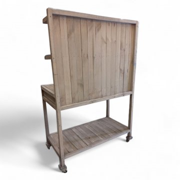 Pflanztisch, Holz grau verwittert, integrierte Rückwand mit 2 Ablagen, 2 Schubladen, Ablage unten, auf Rollen, H/B/T 180x120x60