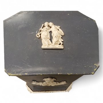 Truhe, Metall, grau, Klappdeckel, Jugendstil