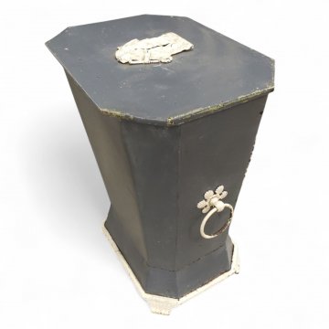 Truhe, Metall, grau, Klappdeckel, Jugendstil
