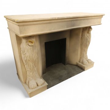 Kamin, FB, Holz/Styropor Sandsteinoptik beige/braun, H135xB188xT74, seitlich 2 Löwen, Rückseite Molton schwarz