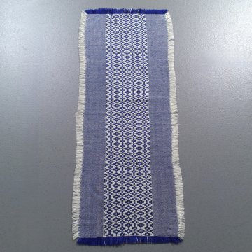 Tischläufer 100x40 Dralon, Muster in creme blau, rundum Fransen