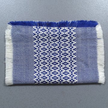 Tischläufer 100x40 Dralon, Muster in creme blau, rundum Fransen