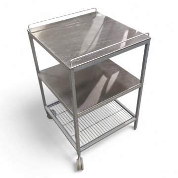 Küchenarbeitswagen, Edelstahl, 2 Ablageböden Metall, 1 Ablageboden vergittert, Rollen K.stoff, H80xB55xL55