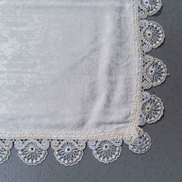 Tischdecke 140x90 hellcreme, silbercreme Glanzflecken, gebogte Borte in creme, vanille