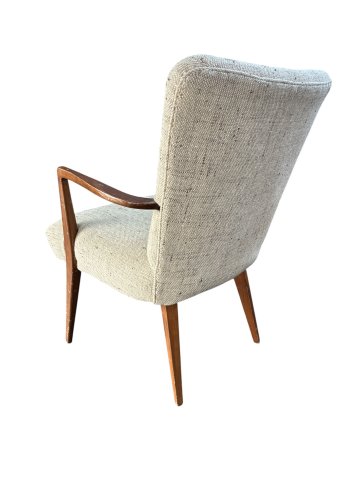 Sessel, Armlehnen Nussbaum, heller Wollststoff, angedeutete Punkte und Streifen, 61x61cm, h 87cm