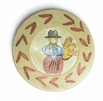 Wandteller Keramik, creme, Bäuerin mit Hut, Ähren in der Hand, rotes Blattdekor, 30