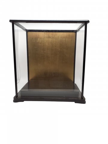 Schaukasten, Holz in schwarz mit Glas, Rückwand holz in gold, 43x34x47 cm