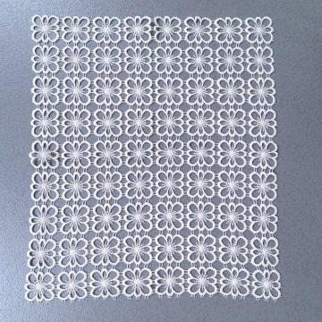 Deckchen 50x42 Blüten aneinander aneinander gereiht