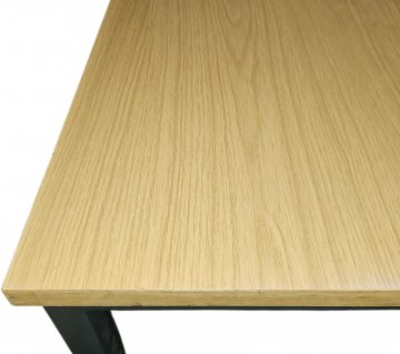 Tisch, Buche Resopal, 80x80 cm, h 75 cm, farblich unterschiedliches Eisengestell und leichte Höhenunterschiede