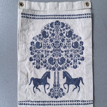 Wandbehang 80x30 Leinen mit 2 aufgenäten Taschen, rohfarben Blaudruck (Pferde + Baumornament)