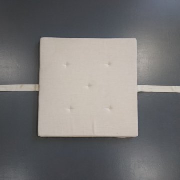 Sitzkissen 35x35x2 creme 5 Pkt.Näthe, je zwei Klettbänder mittig