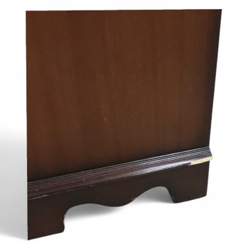 Schreibtisch, Eiche dkl.braun, Türen Wurzelholzeinlagen hell, Schnitzereien, 2-türig, Schub mittig, Kugelfüße, B162xT83