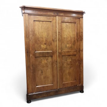 Kleiderschrank, JHW, Nußbaum Wurzelfurnier, 2 Türen, Füllungen, Kugelfüße, 150x55x210 cm